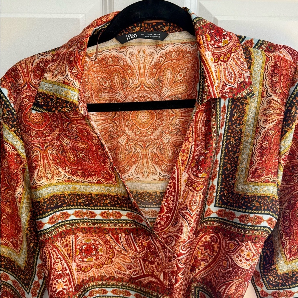 Zara Paisley Wrap Dress with Tie Waist Fall Colors Large NWOT - Picture 2 of 4